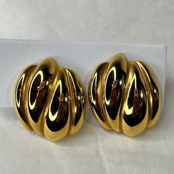 Vintage Gold Tone Chunky Clip On Earrings - Picture 1 of 4
